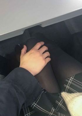 她被撞得开始呻吟起来_4K神马在线观看